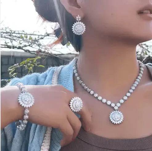 zircon jewelry set ©